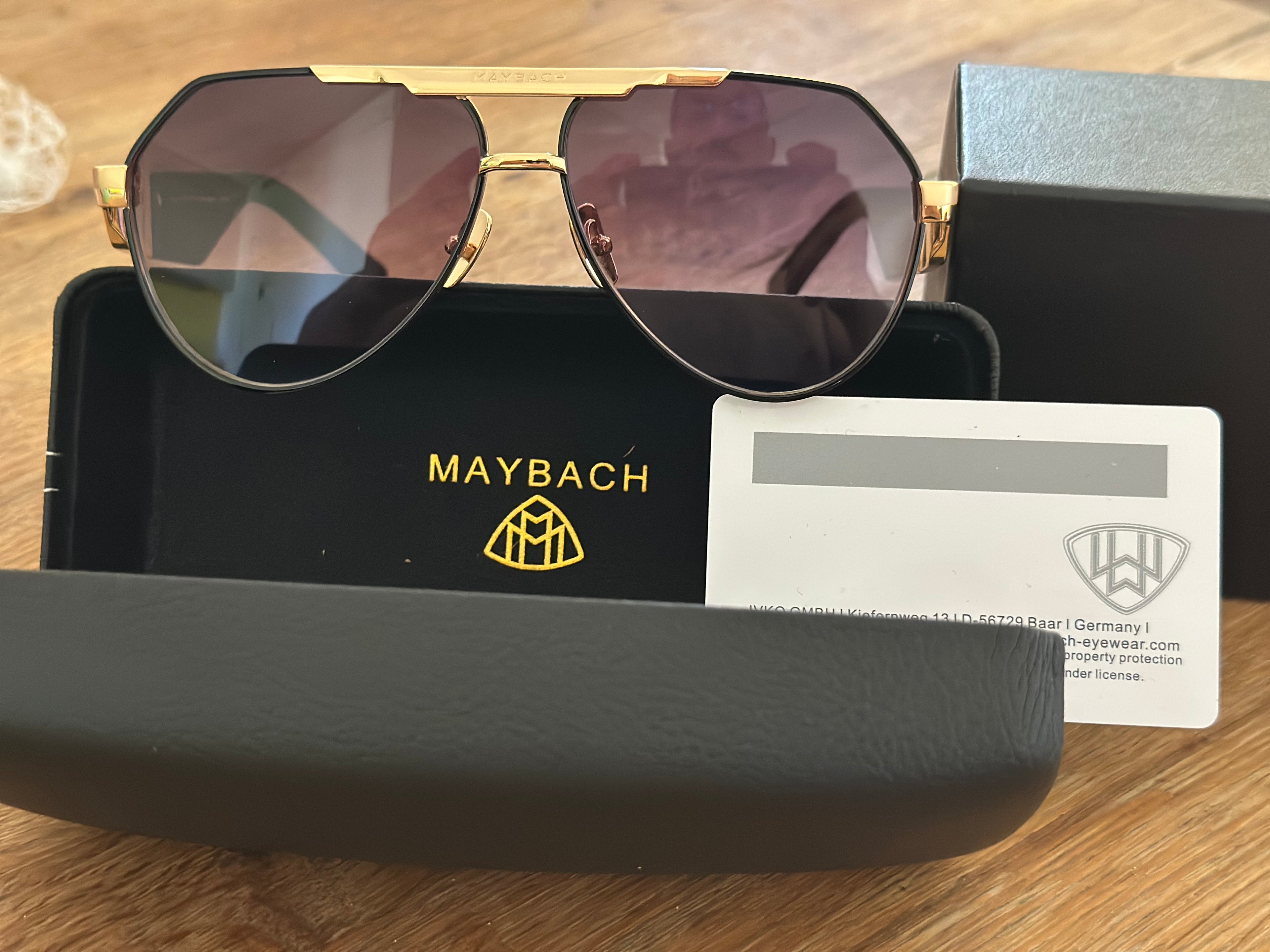 Sonnenbrille MAYBACH
The King III