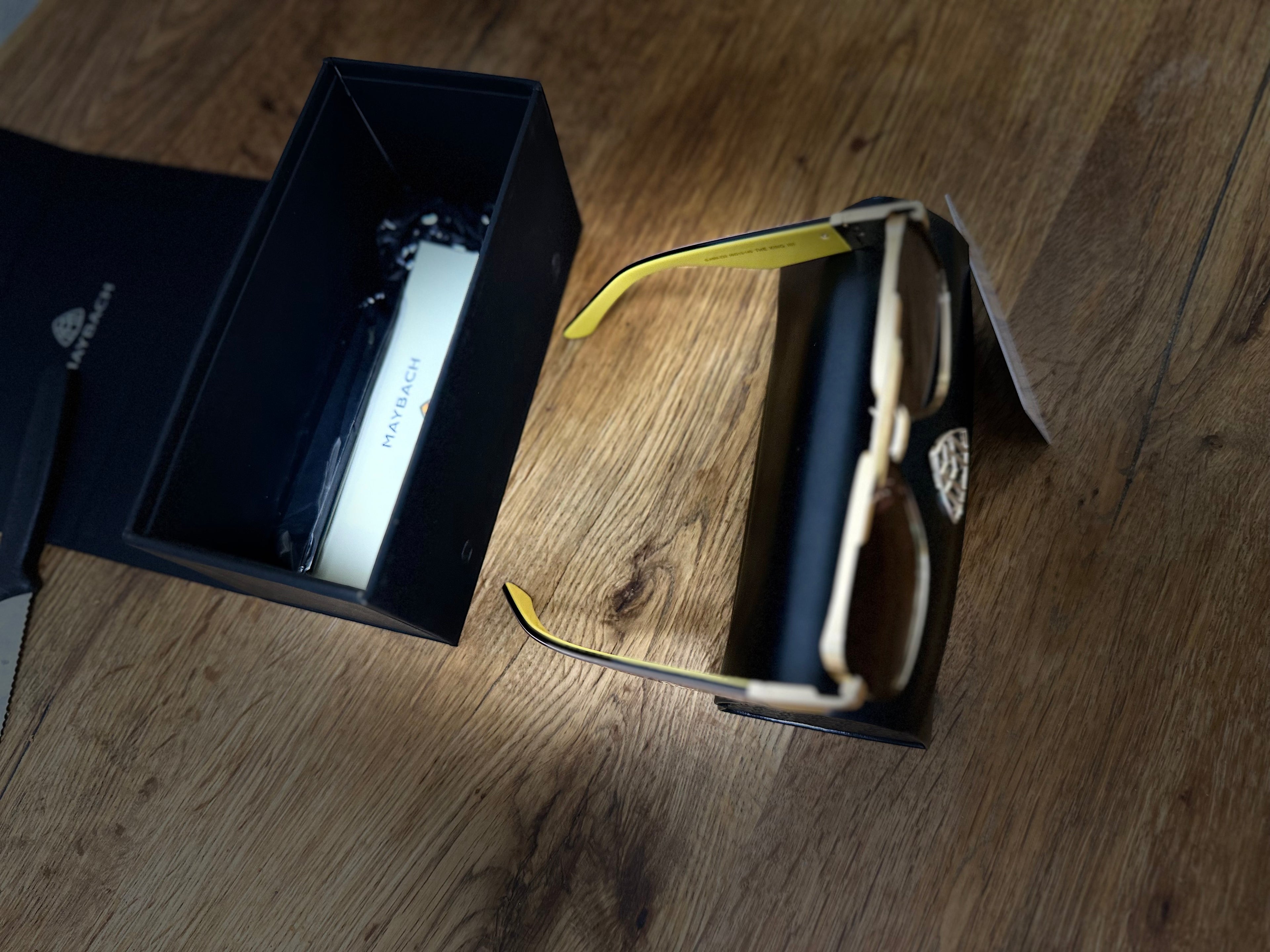 Sonnenbrille MAYBACH
The King III