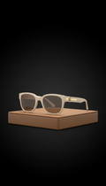 The King III Ivory Suede Edition Sonnenbrille